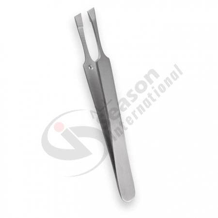 Eye brow tweezers