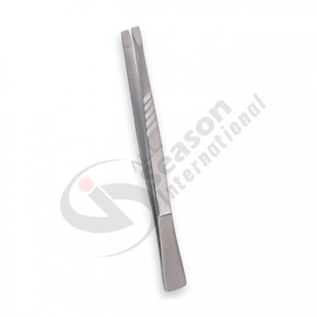 Eye brow tweezers